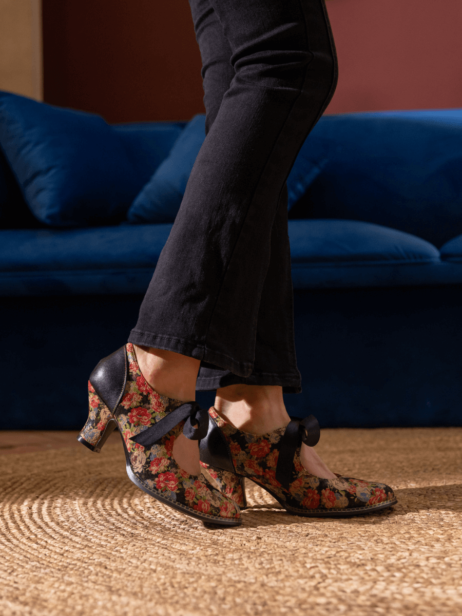 SOFFIA | STEFANIA FLORAL TIE BOW LACE-UP LEATHER PUMP