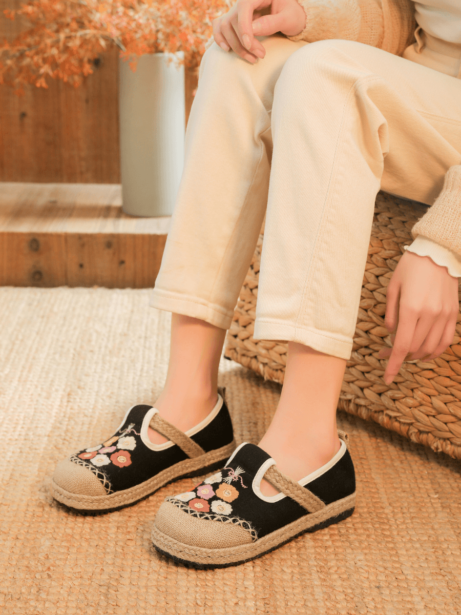 Cactus Rose | Belize Daisy Embroidered Linen Loafer - Black