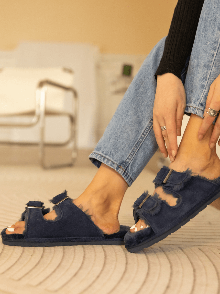 Smaibulun Ugg | Woolen Lined Double Strap Suede Sandal - Navy