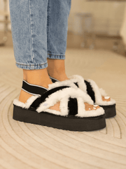 Smaibulun Ugg | Roar Wool Lined Criss-Cross Strap Slipper - White