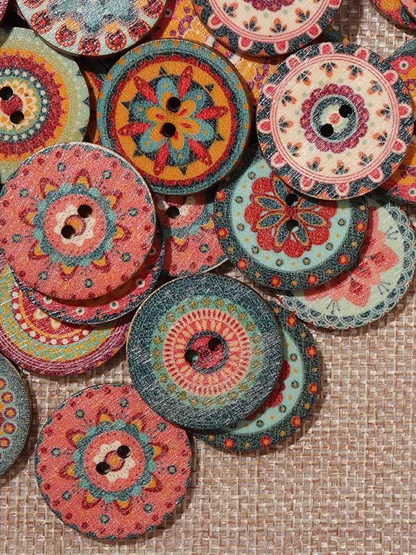 About 100Pcs Multi-Color Round Buttons