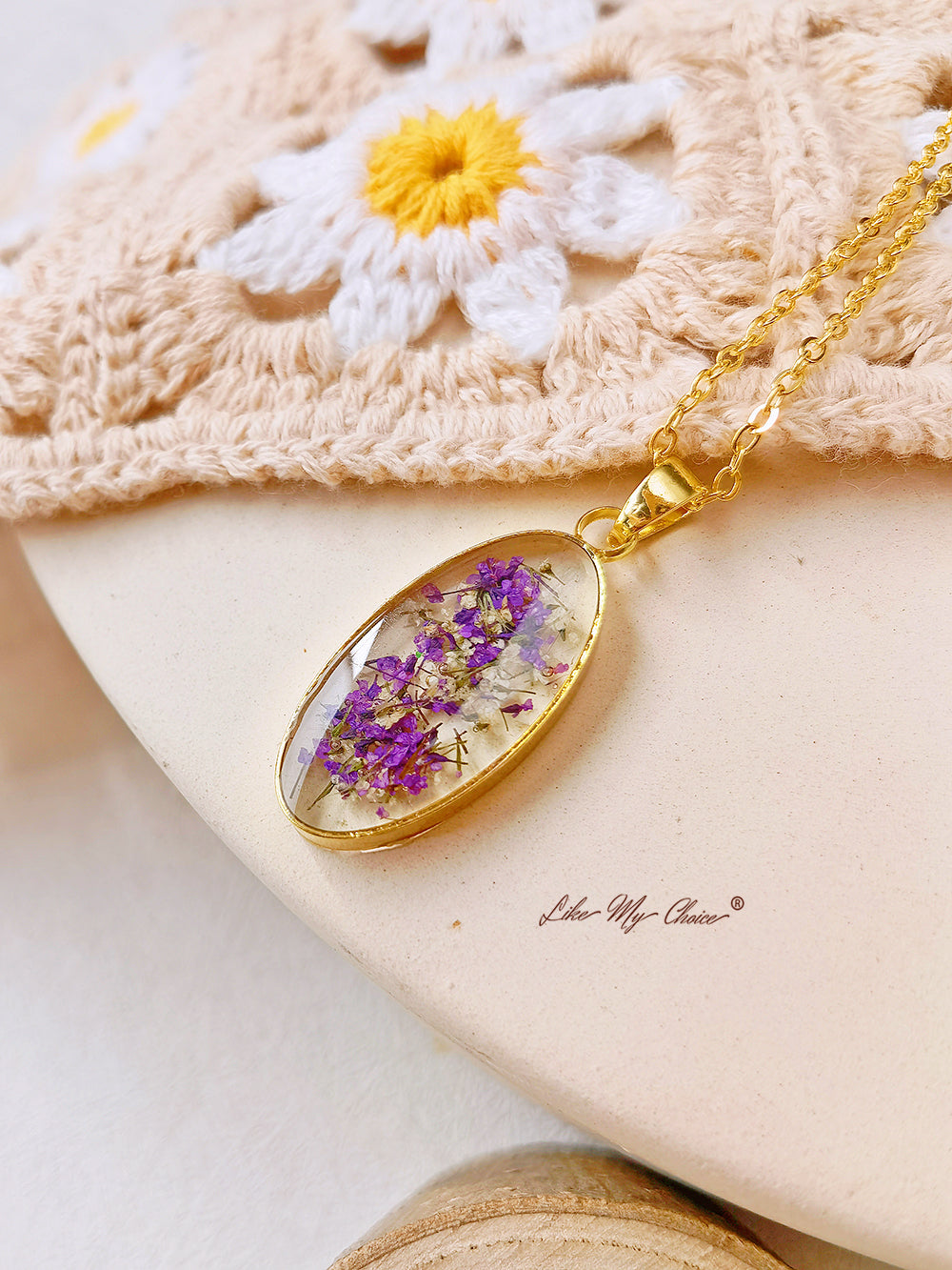 Mini Narcissus Golden Oval Pendant  Natural Resin Necklace