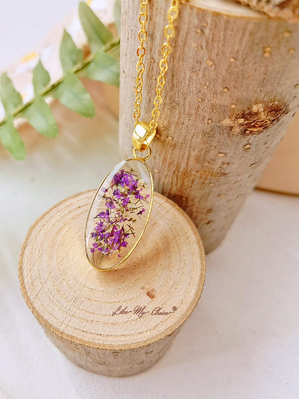 Mini Narcissus Golden Oval Pendant  Natural Resin Necklace