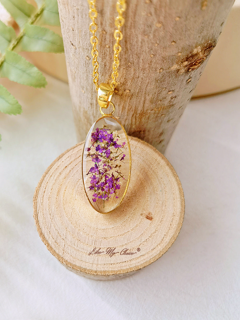 Mini Narcissus Golden Oval Pendant  Natural Resin Necklace