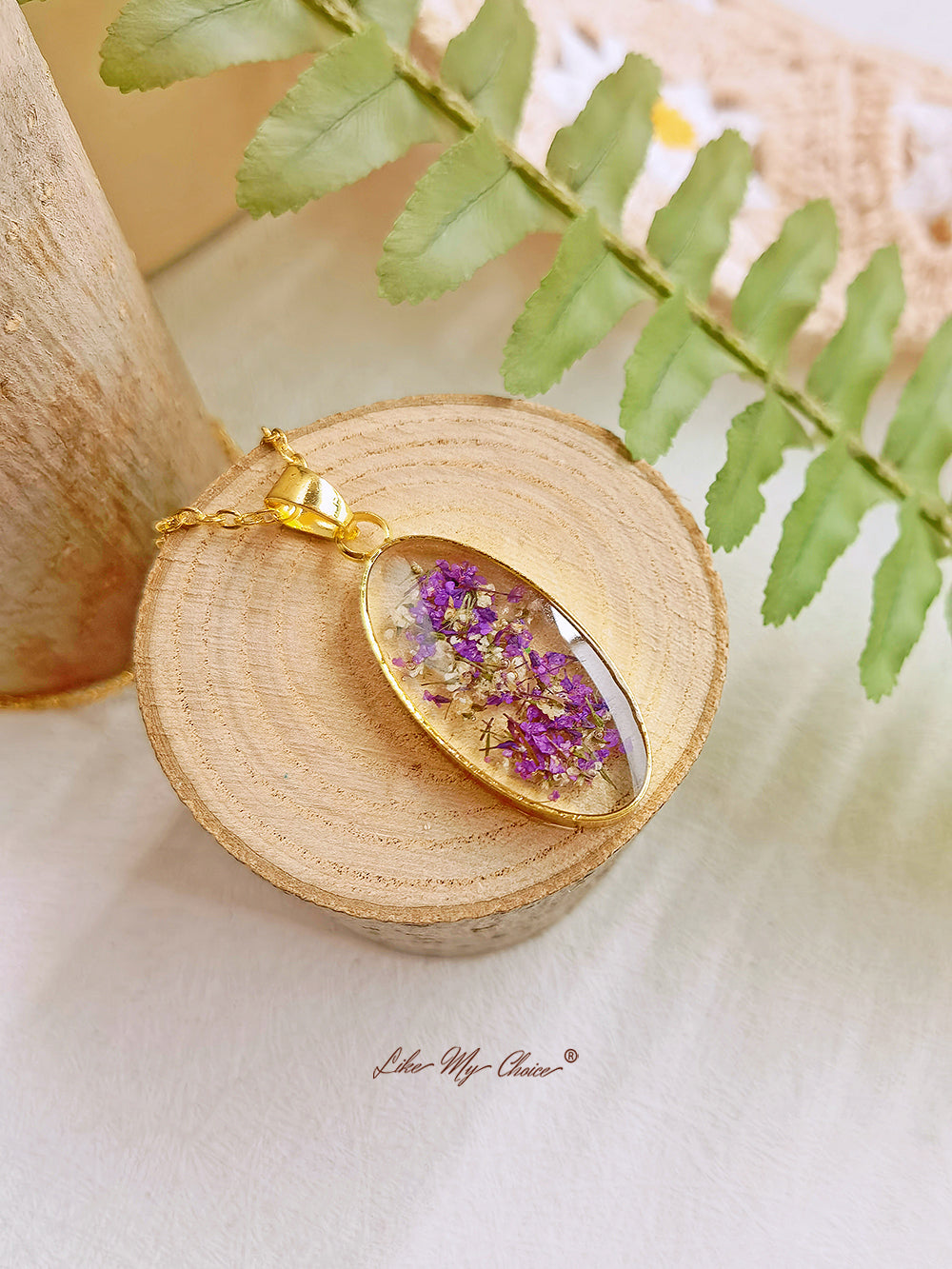 Mini Narcissus Golden Oval Pendant  Natural Resin Necklace