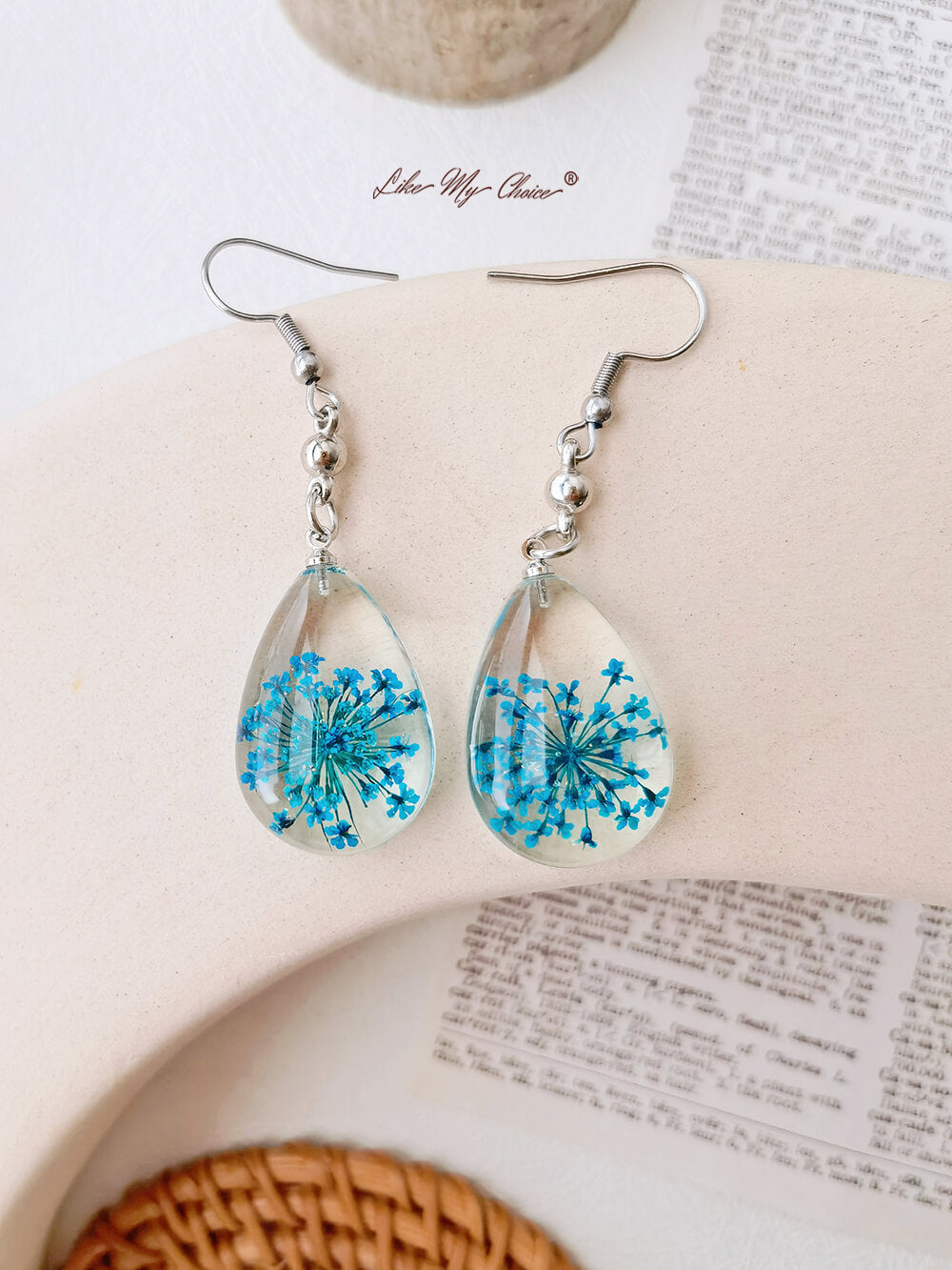 Teardrop Queen Anne Bud Dried Flower Resin Earrings