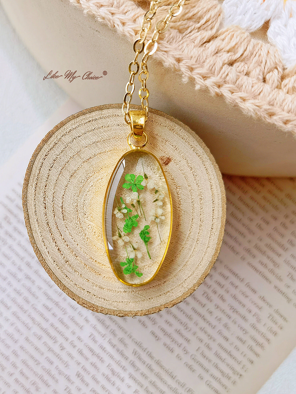 Mini Tulip Golden Oval Pendant  Natural Resin Necklace