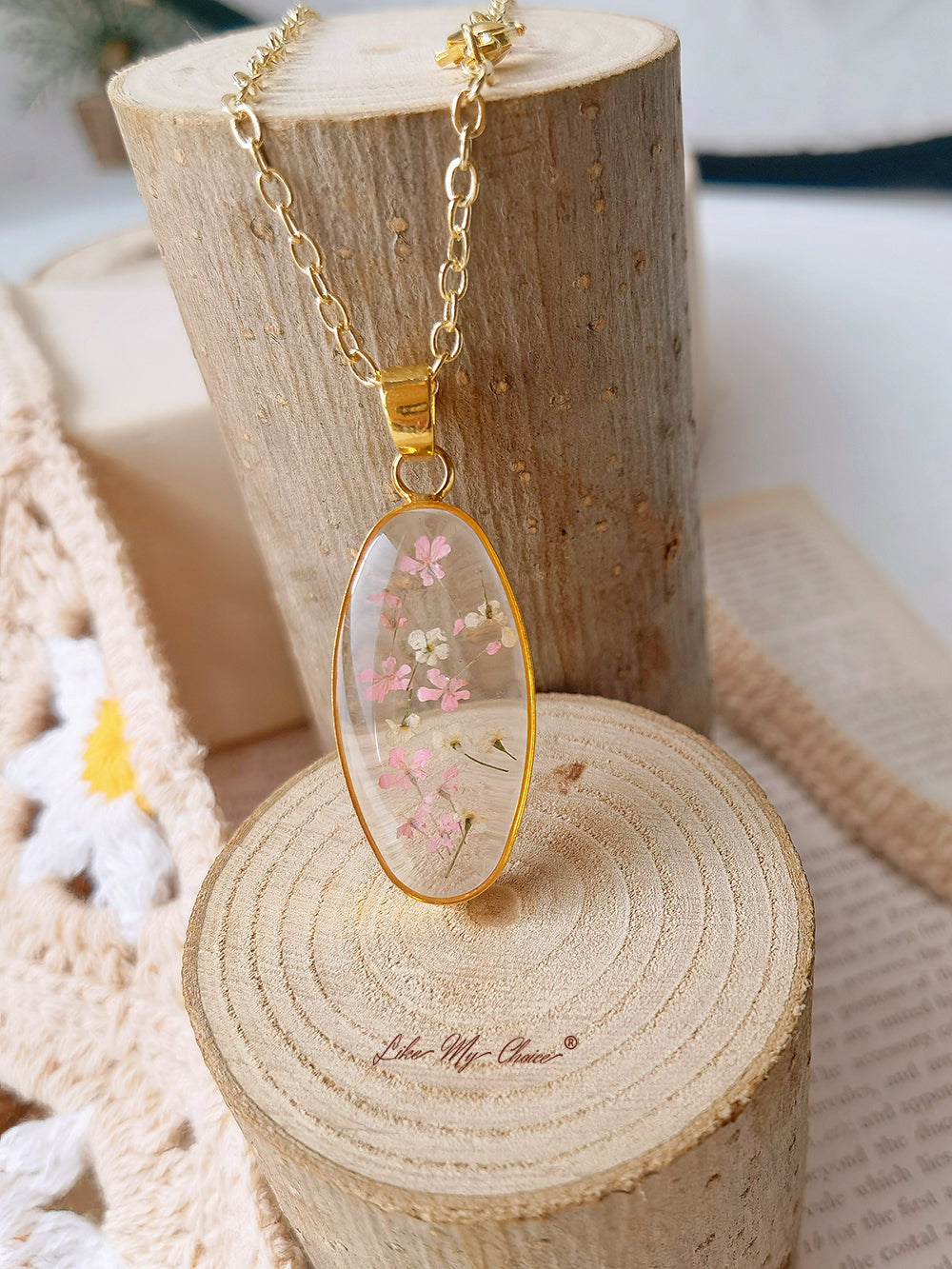 Mini Tulip Golden Oval Pendant  Natural Resin Necklace