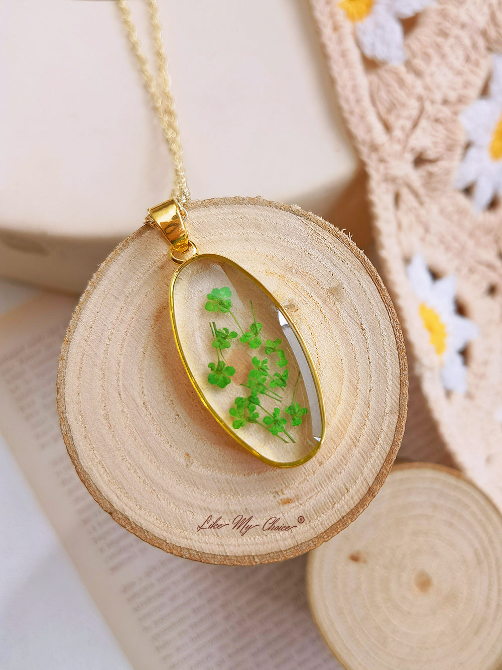 Mini Tulip Golden Oval Pendant  Natural Resin Necklace