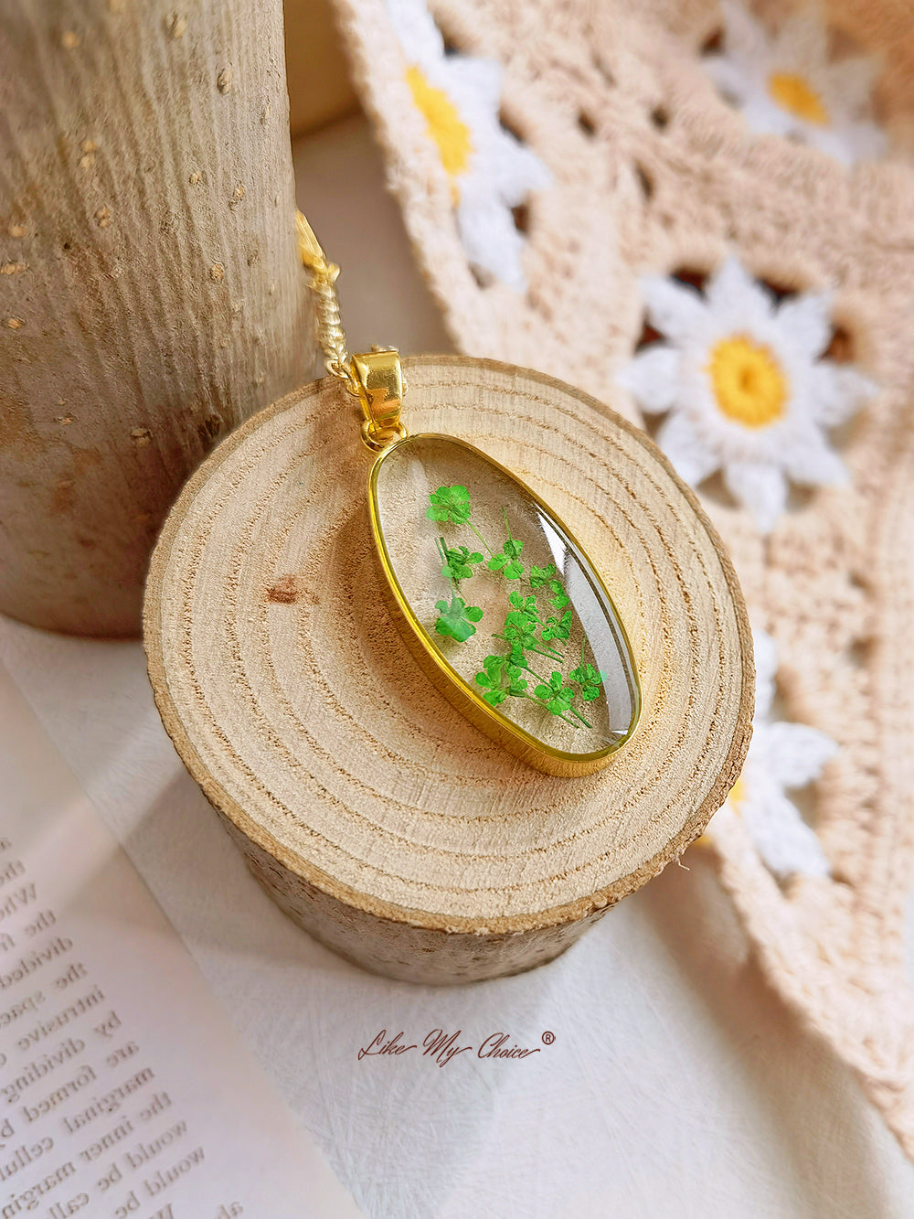 Mini Tulip Golden Oval Pendant  Natural Resin Necklace