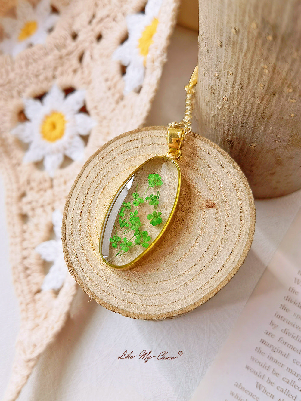 Mini Tulip Golden Oval Pendant  Natural Resin Necklace