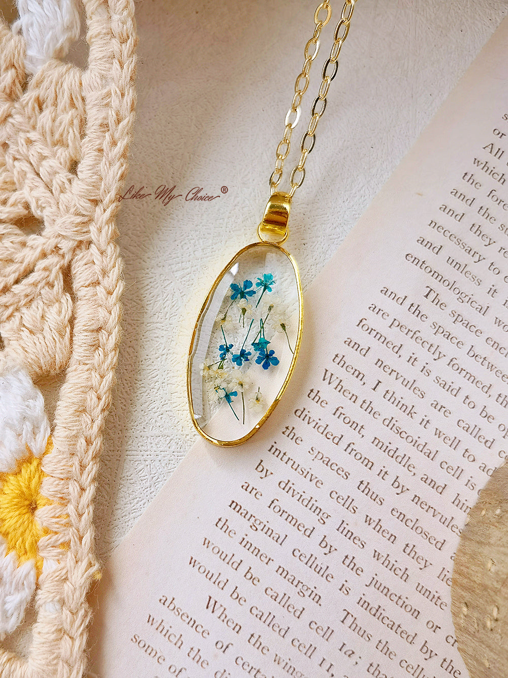 Mini Tulip Golden Oval Pendant  Natural Resin Necklace