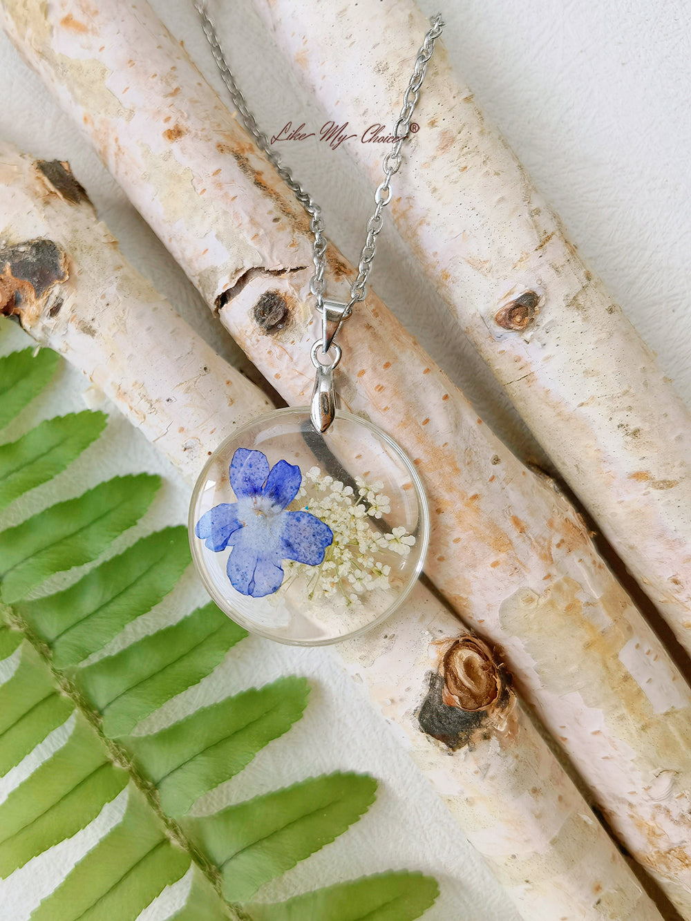 Queen Anne Lace Mallows Flower Botanical Pendant Circle Necklace