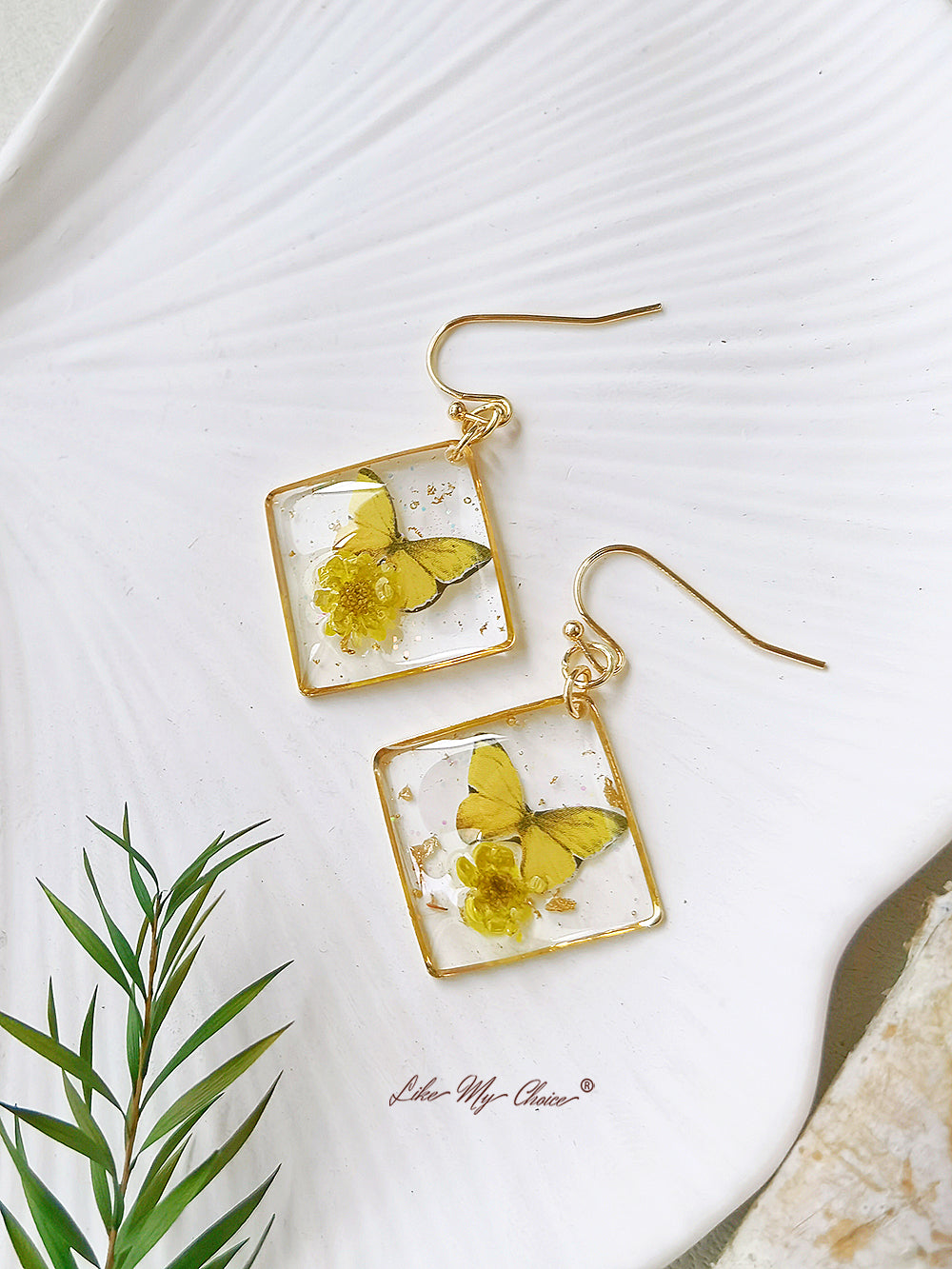 Gypsophila Dried Flower Butterfly Square Earrings