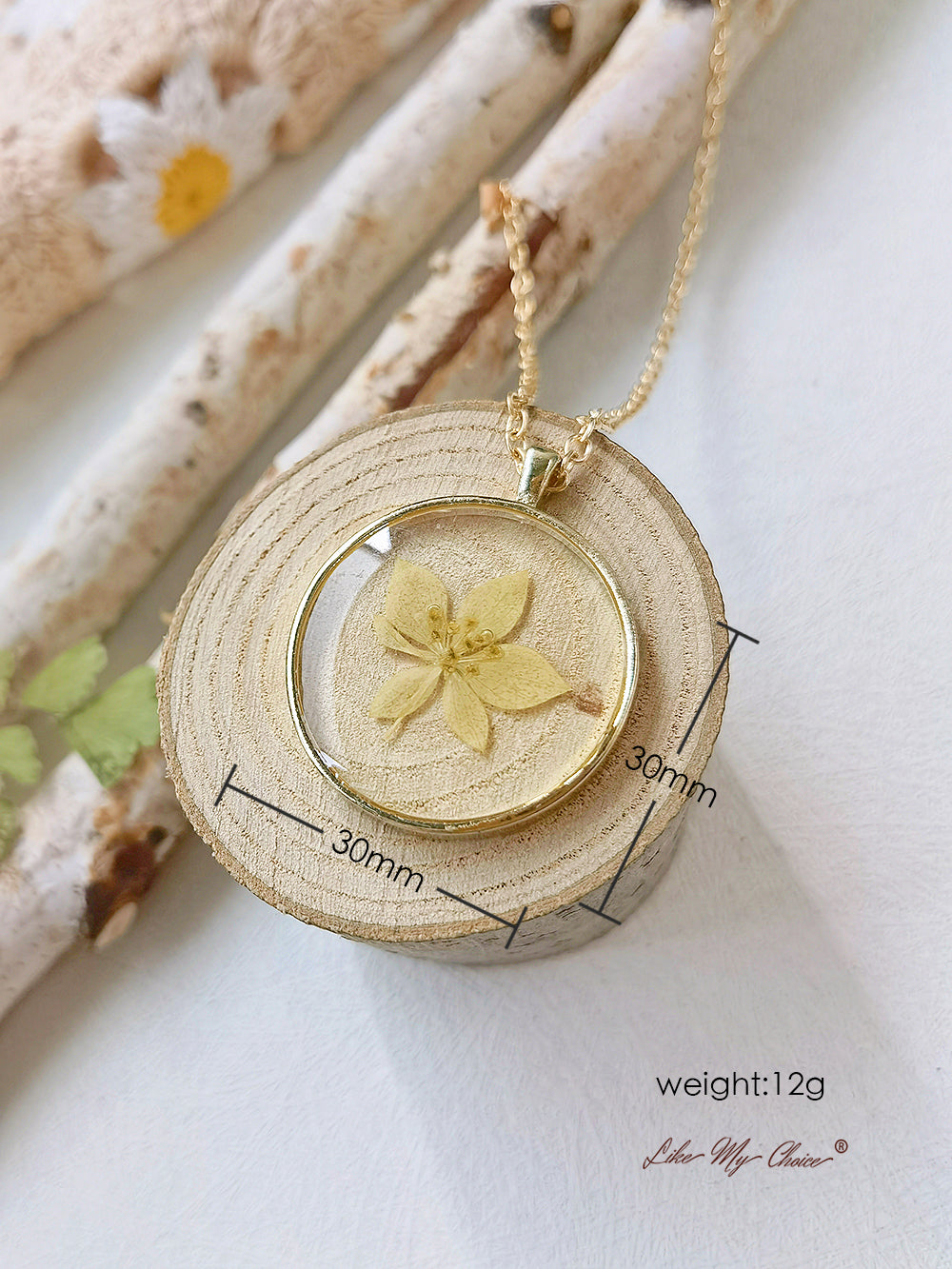 Embrace Nature's Beauty Resin Flower Necklace