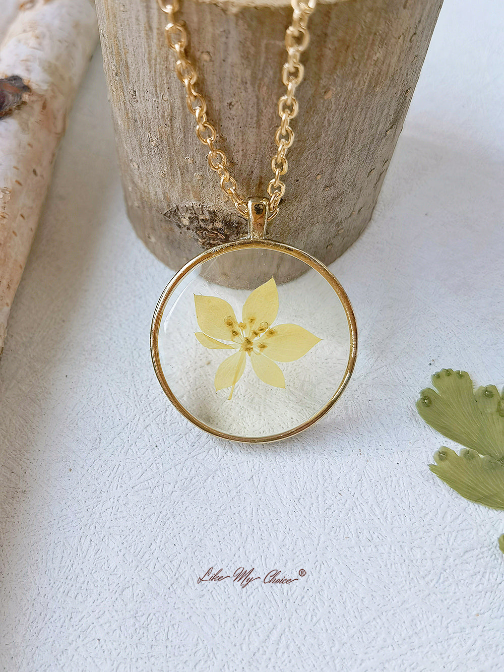 Embrace Nature's Beauty Resin Flower Necklace