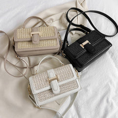 Chic-Woven Crossbody-Bag