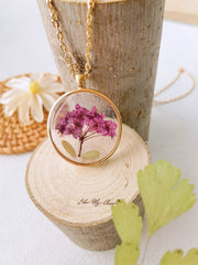 Natural Gypsophila Flower Resin Pressed Flower Botanical Pendant Round Necklace