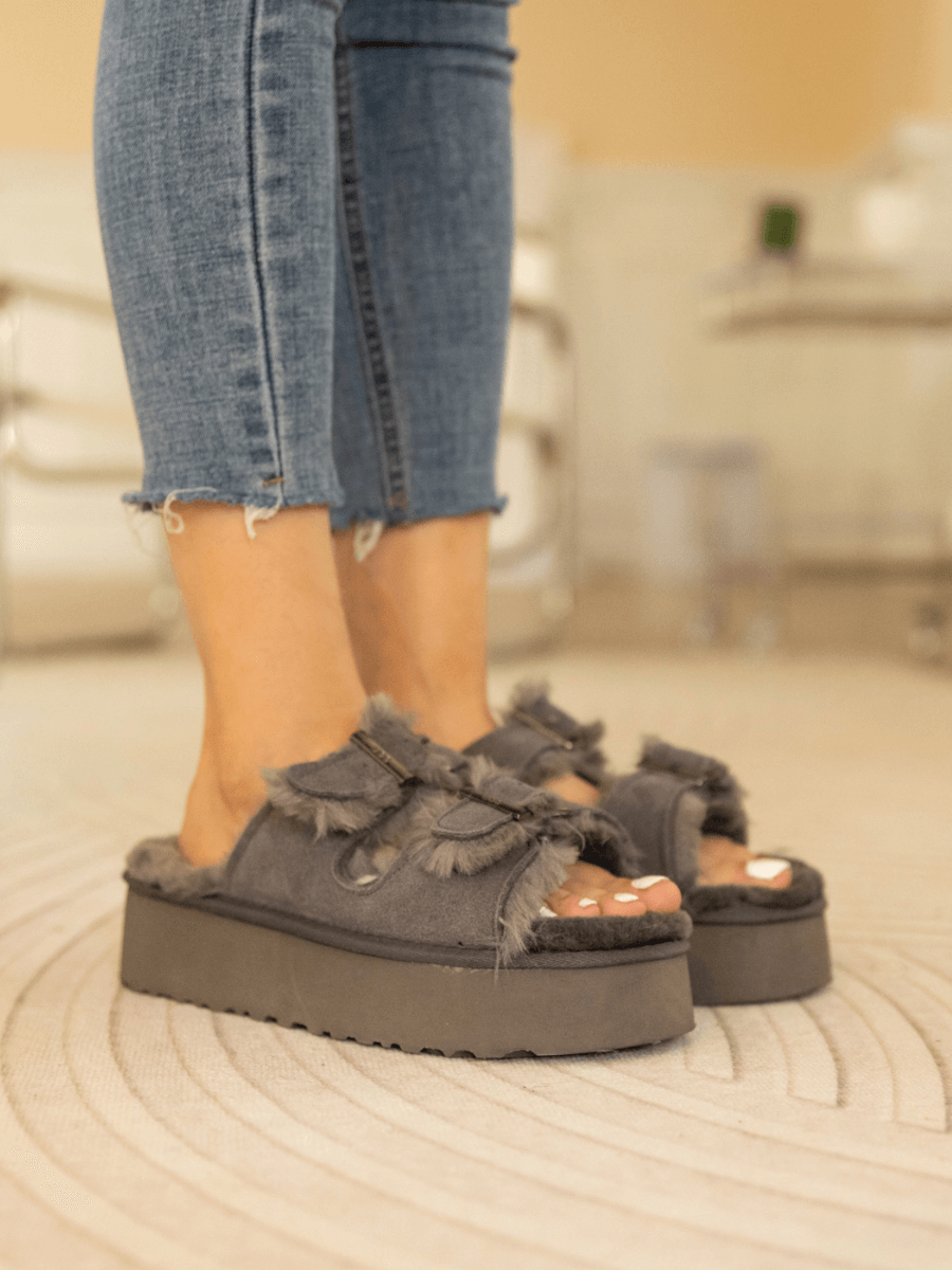 Smaibulun Ugg | Woolen Suede Double Strap Platform Sandal - Grey