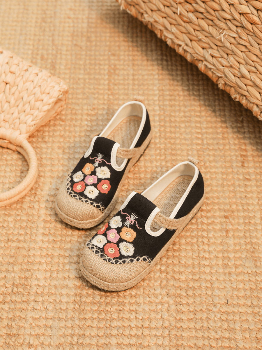 Cactus Rose | Belize Daisy Embroidered Linen Loafer - Black