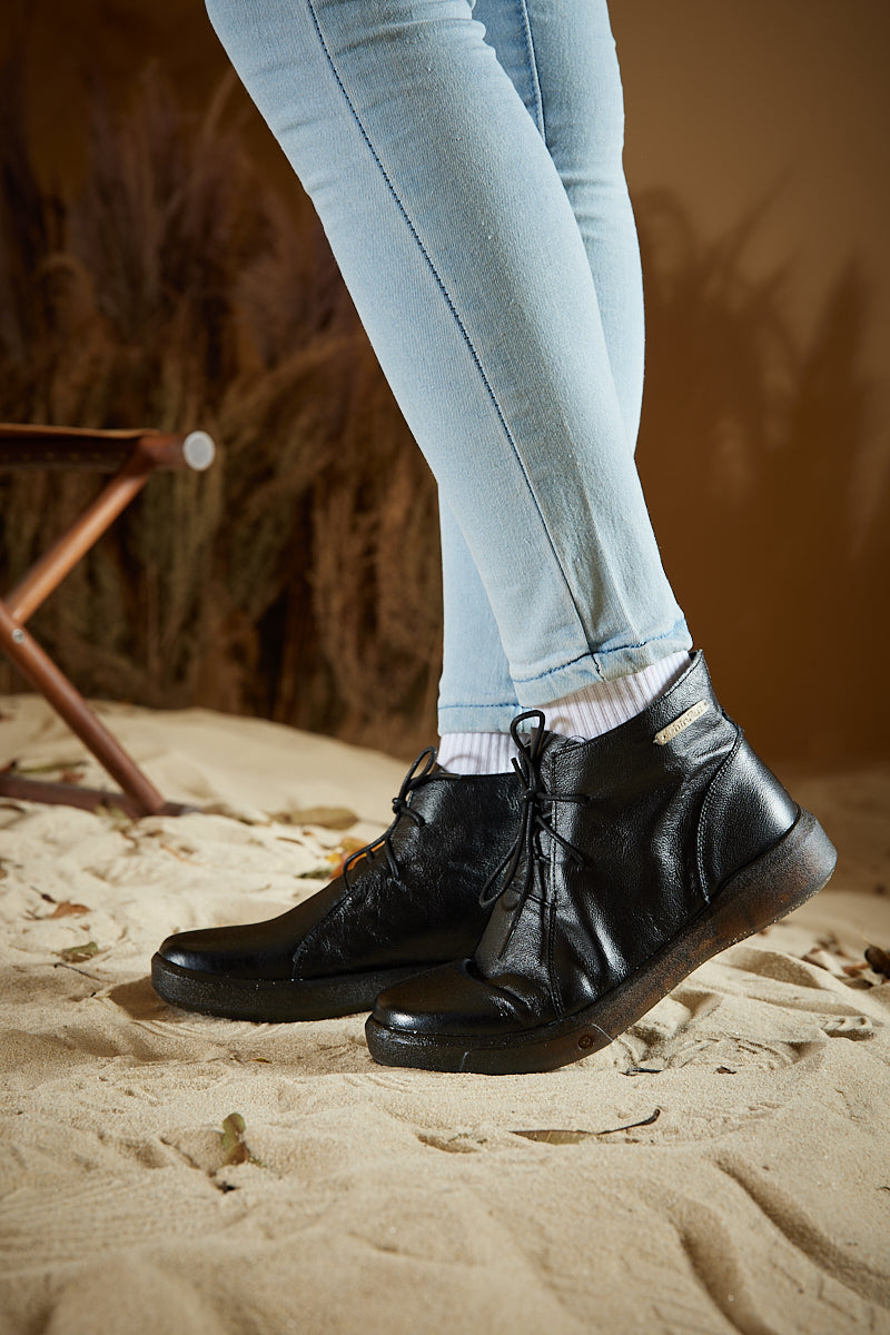 Rumour Has It | Brycen Low Ankle Leather Boots - Black