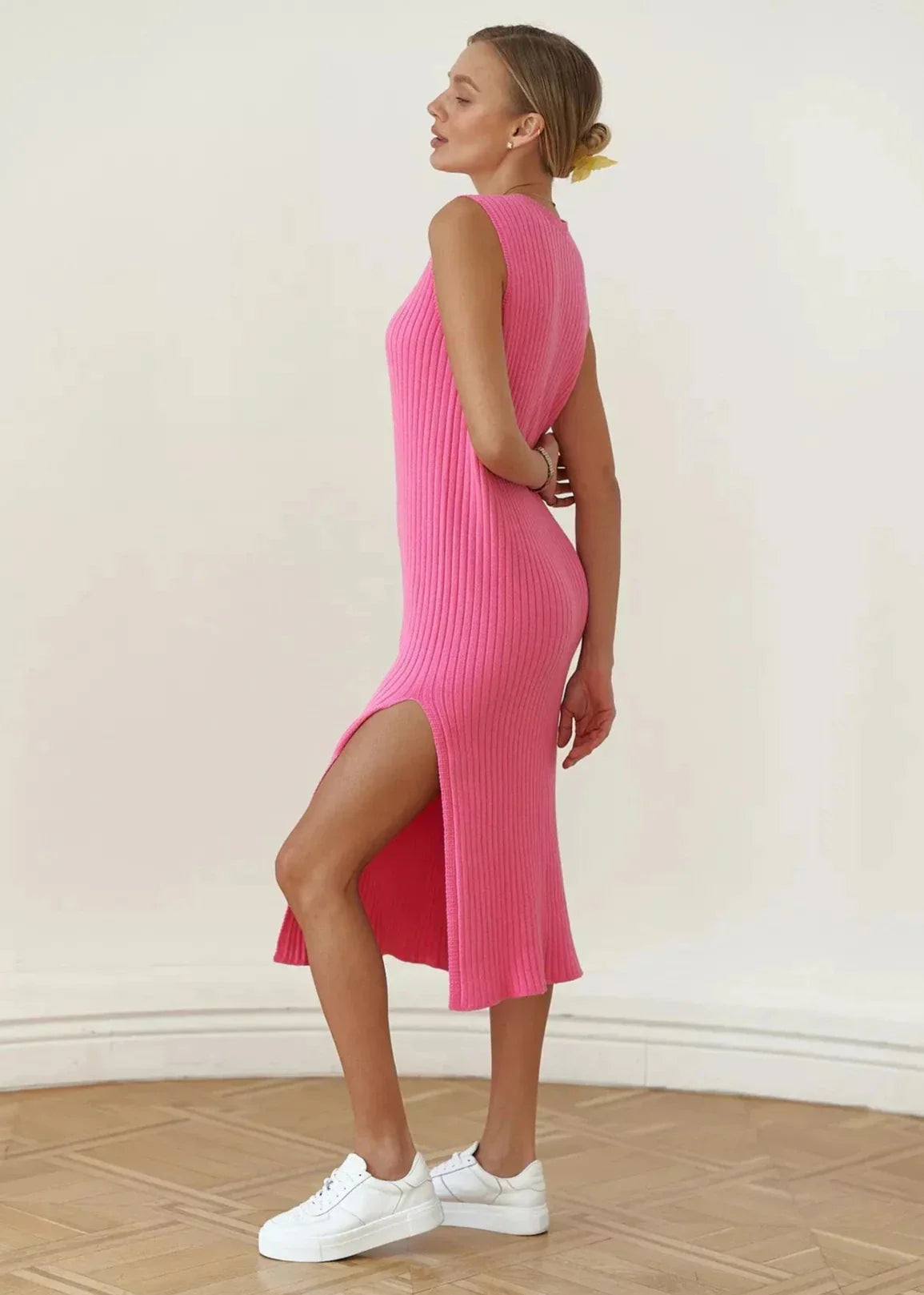 Chic Sleeveless Ribbed Maxi Dress