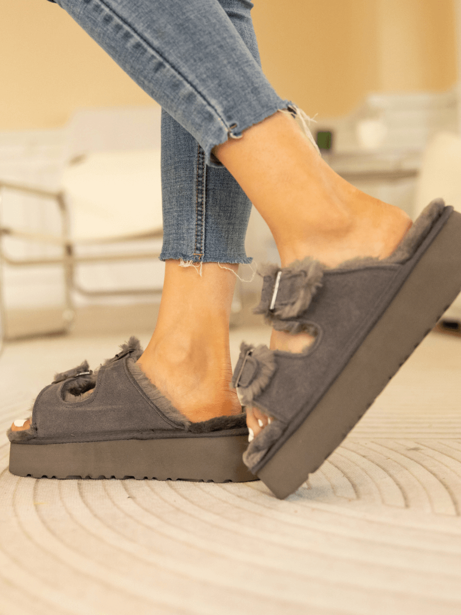 Smaibulun Ugg | Woolen Suede Double Strap Platform Sandal - Grey