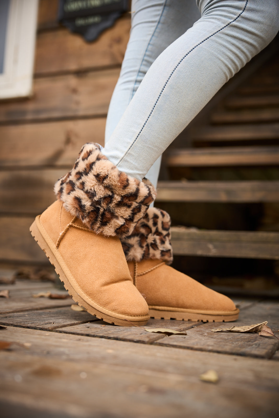 SMAIBULUN Ugg | Adelene Sherpa Woolen Boots - Chestnut