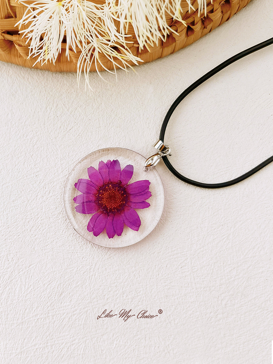 Hippie Flower Pendant Necklace