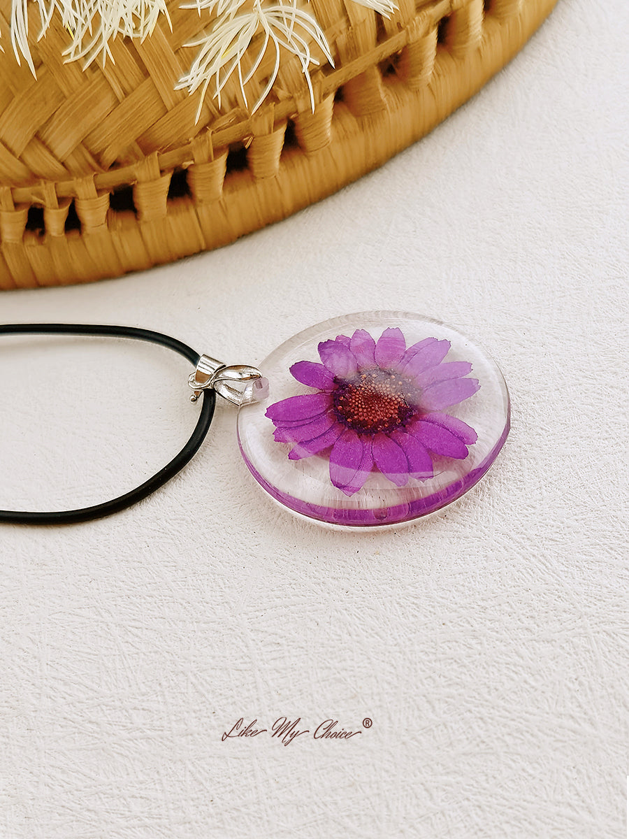 Hippie Flower Pendant Necklace