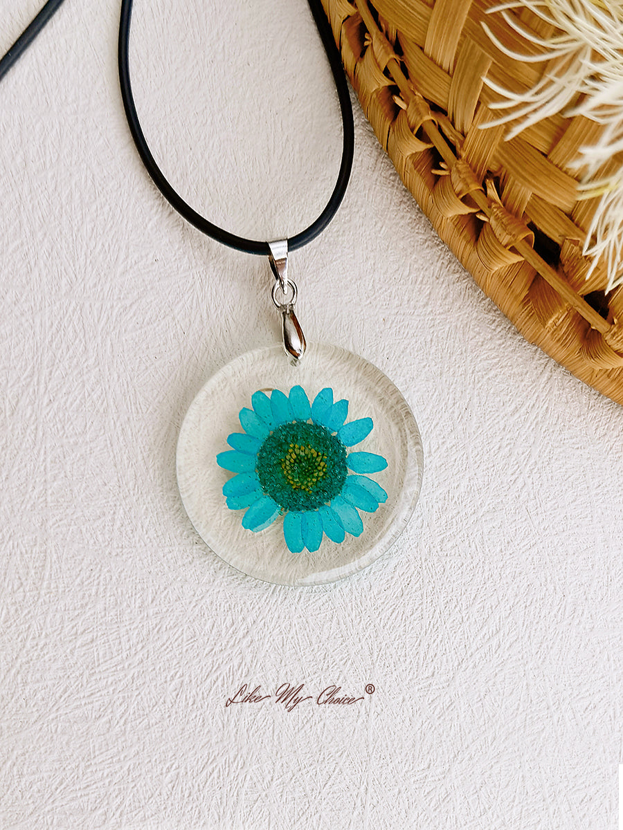 Hippie Flower Pendant Necklace