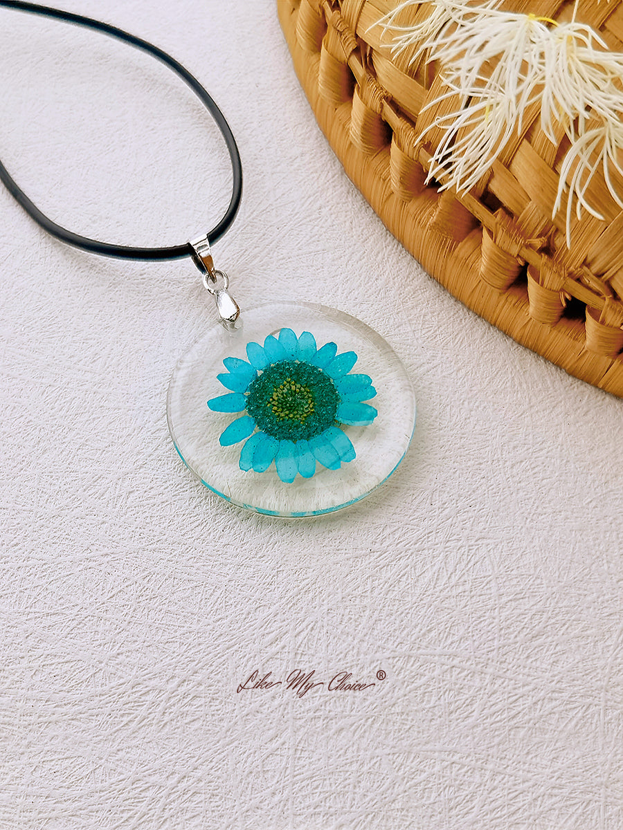 Hippie Flower Pendant Necklace