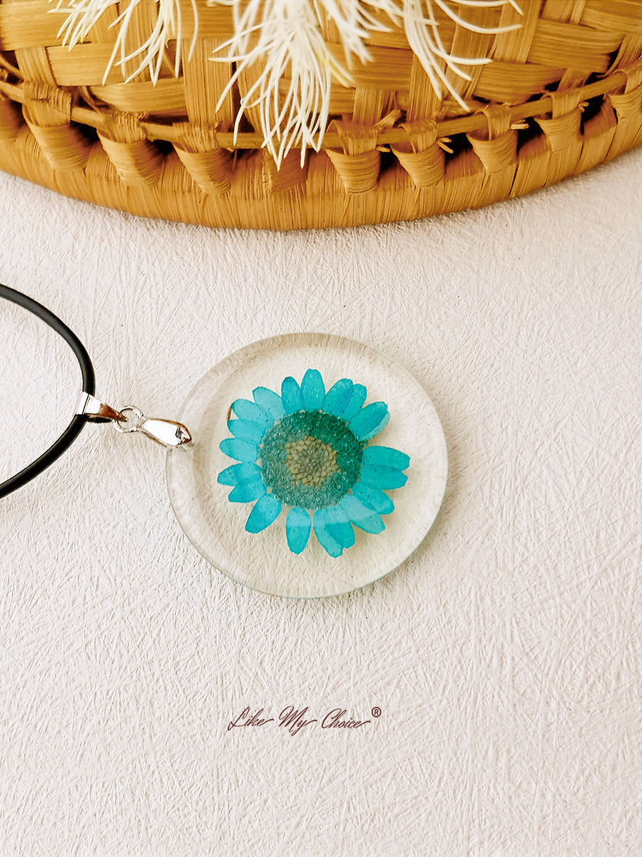 Hippie Flower Pendant Necklace