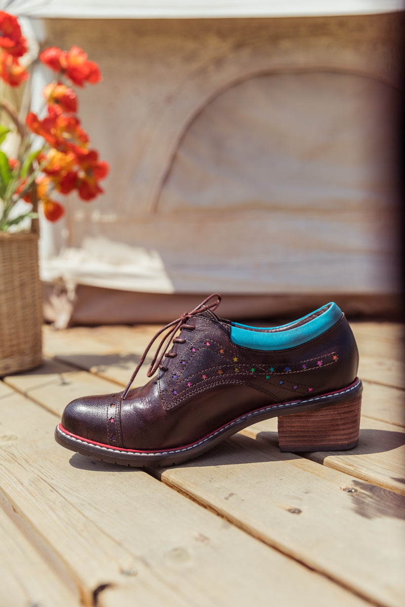 SOFFIA | BROWN STAR EMBOSSED LEATHER BROGUES OXFORD