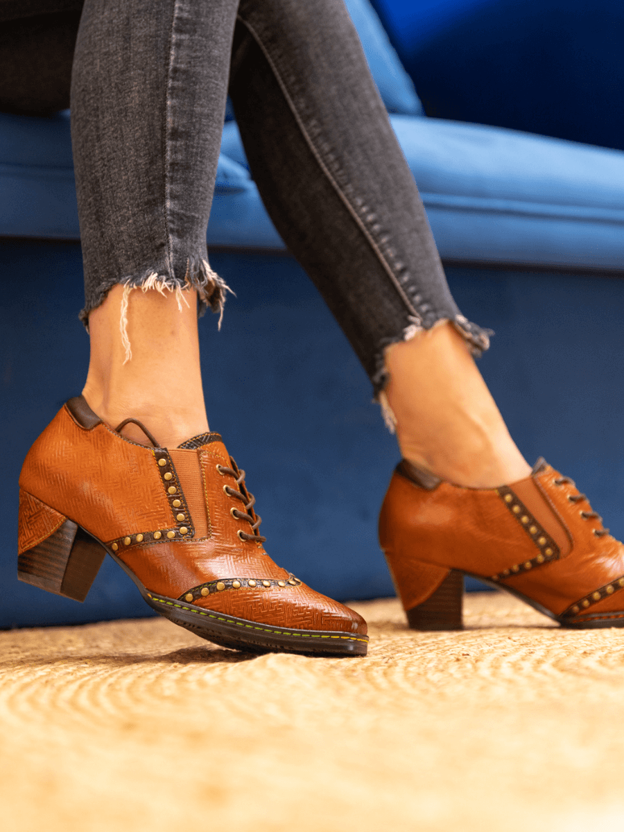 SOFFIA | ZOIE MAZE EMBOSSED STUDDED LEATHER OXFORD