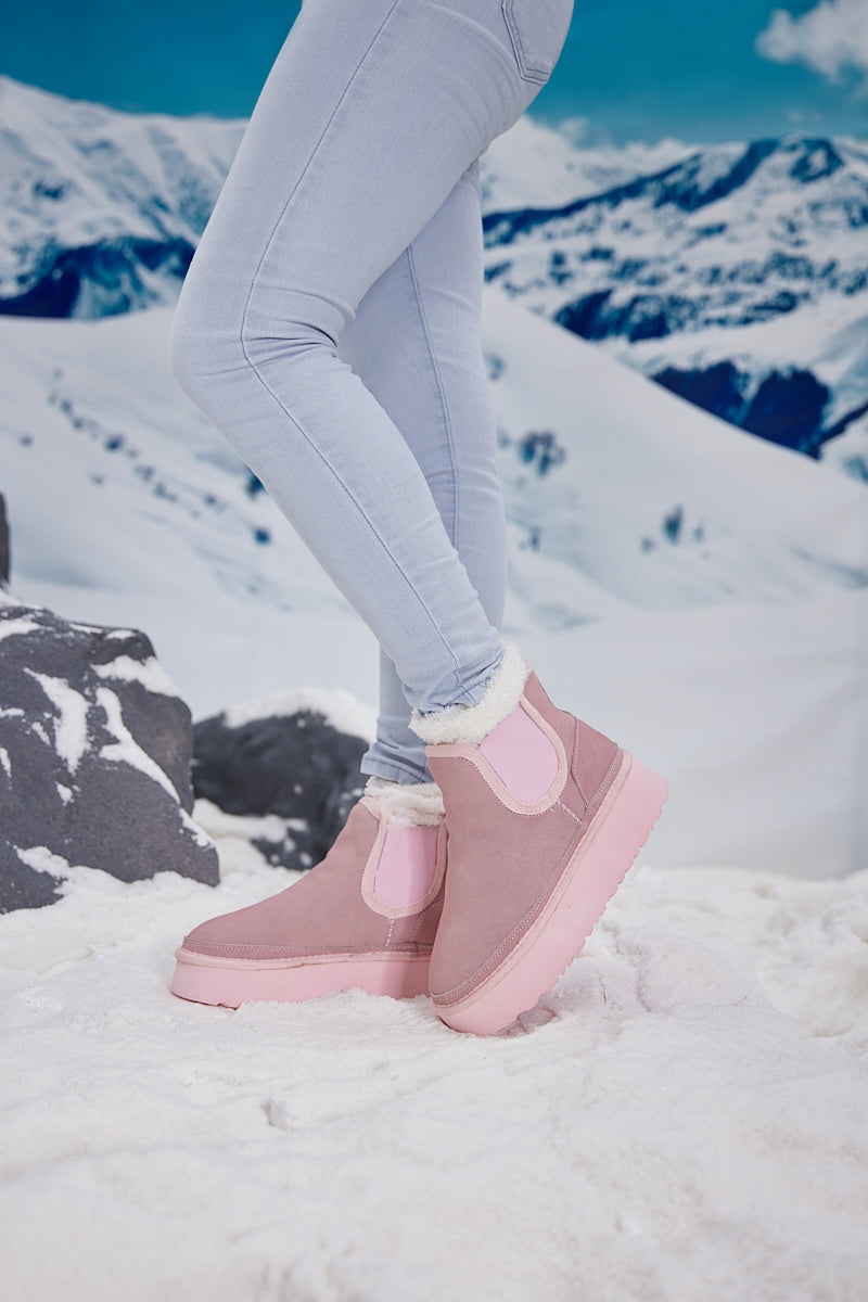 Smaibulun Ugg | Chelsea On The Land Suede Shearling Boots - Baby Pink