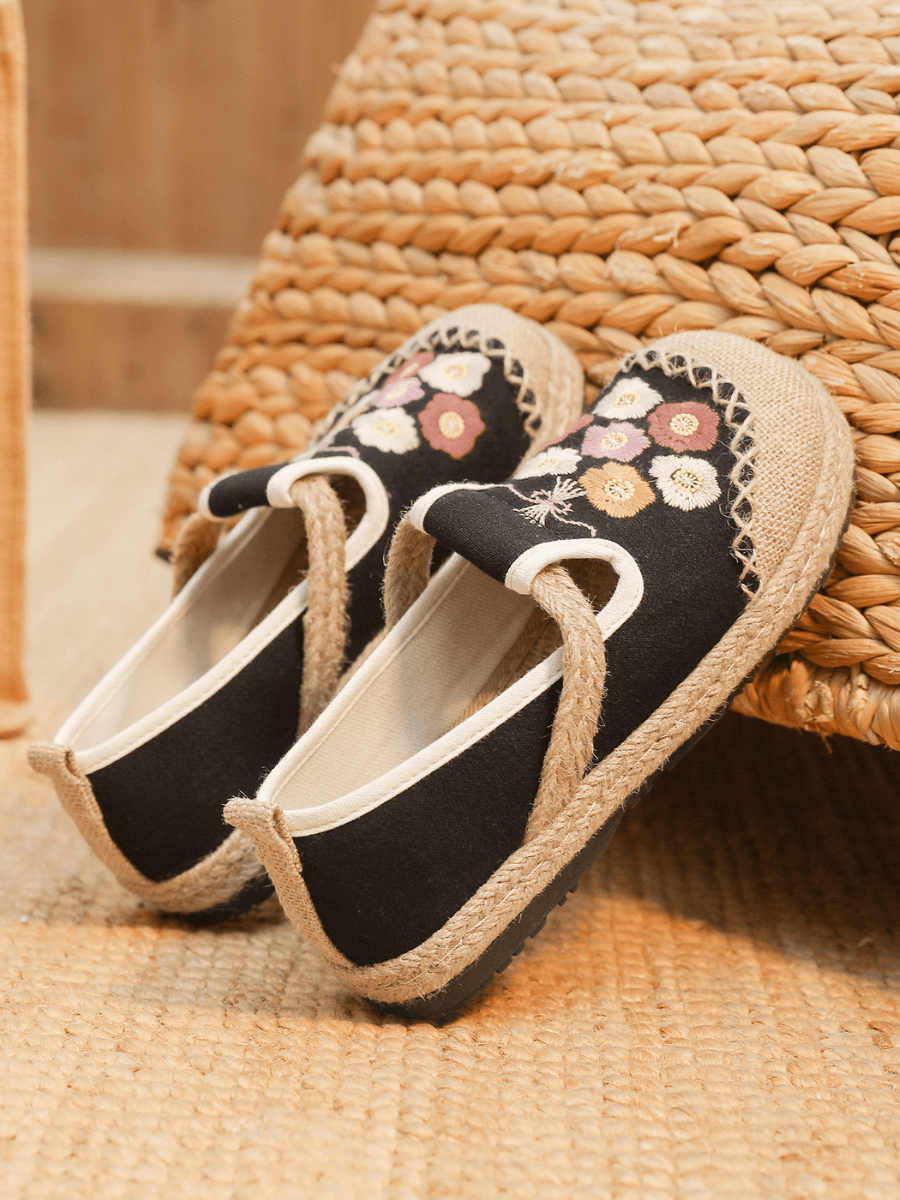 Cactus Rose | Belize Daisy Embroidered Linen Loafer - Black