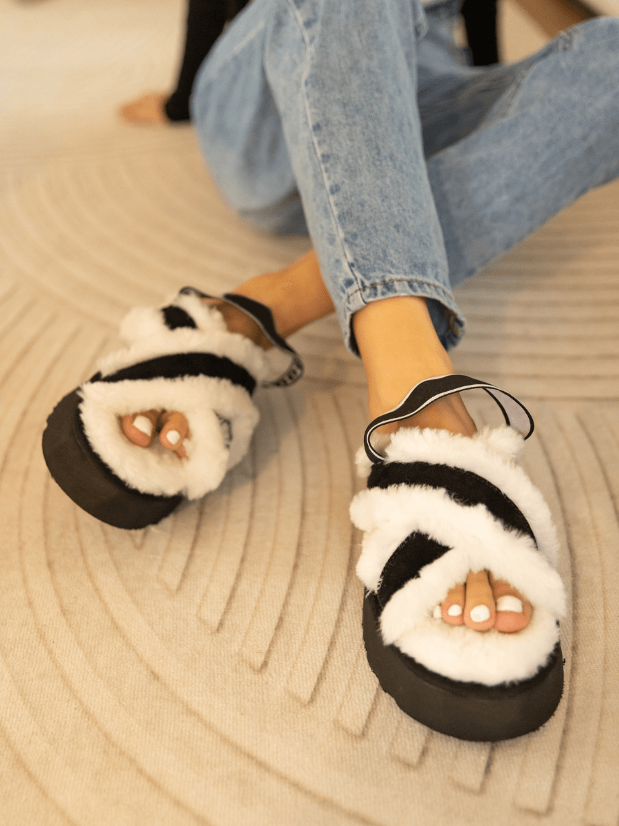 Smaibulun Ugg | Roar Wool Lined Criss-Cross Strap Slipper - White