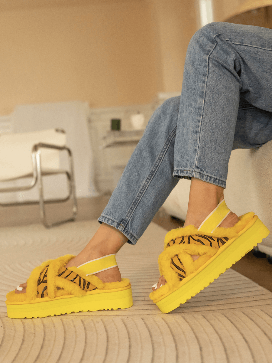 Smaibulun Ugg | Roar Wool Lined Criss-Cross Strap Slipper - Yellow