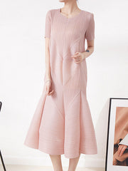 Casual Short Sleeves Pleated Solid Color Round-Neck Midi Dresses