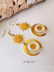 Pressed Flower Earrings - Sun Resin Daisy