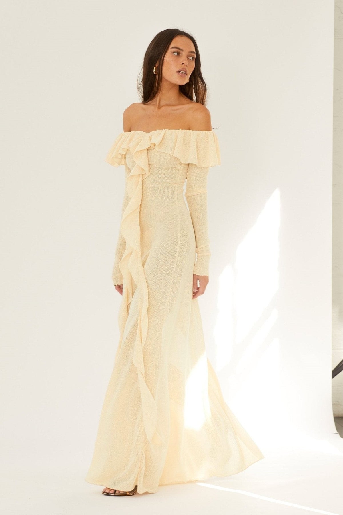 Donna Off-shoulder Ruffle Maxi Dress