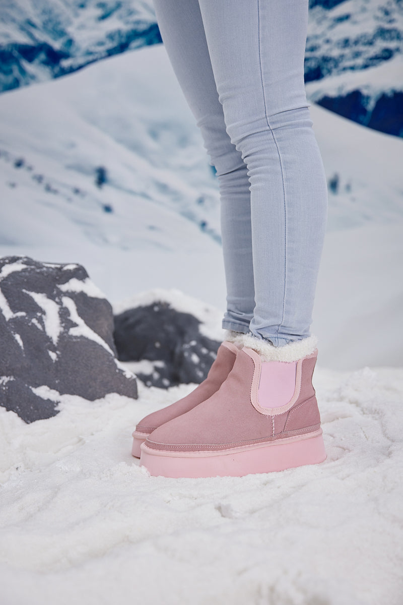 Smaibulun Ugg | Chelsea On The Land Suede Shearling Boots - Baby Pink