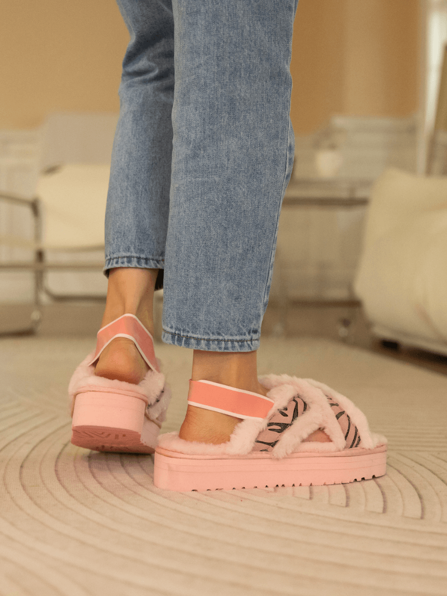 Smaibulun Ugg | Roar Wool Lined Criss-Cross Strap Slipper - Pink