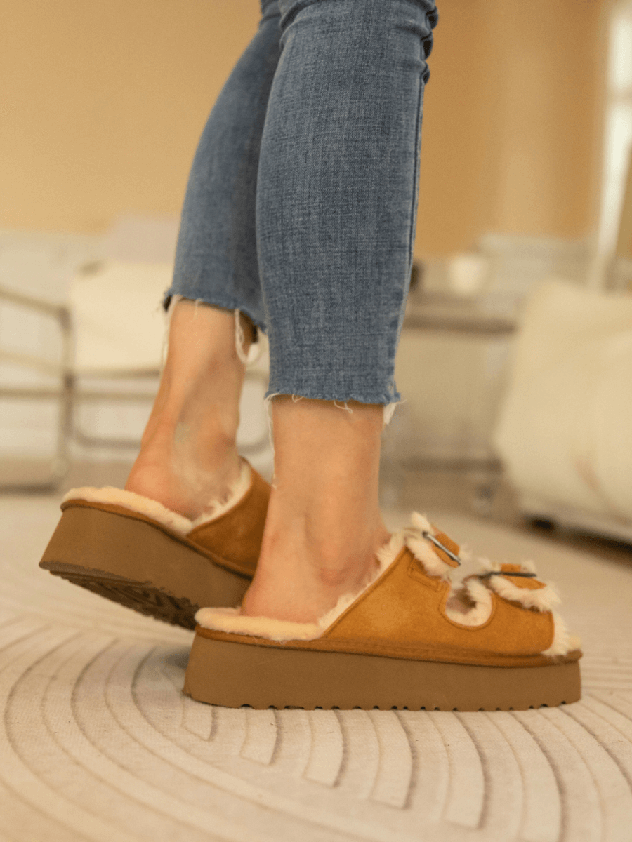 Smaibulun Ugg | Woolen Suede Double Strap Platform Sandal - Chestnut