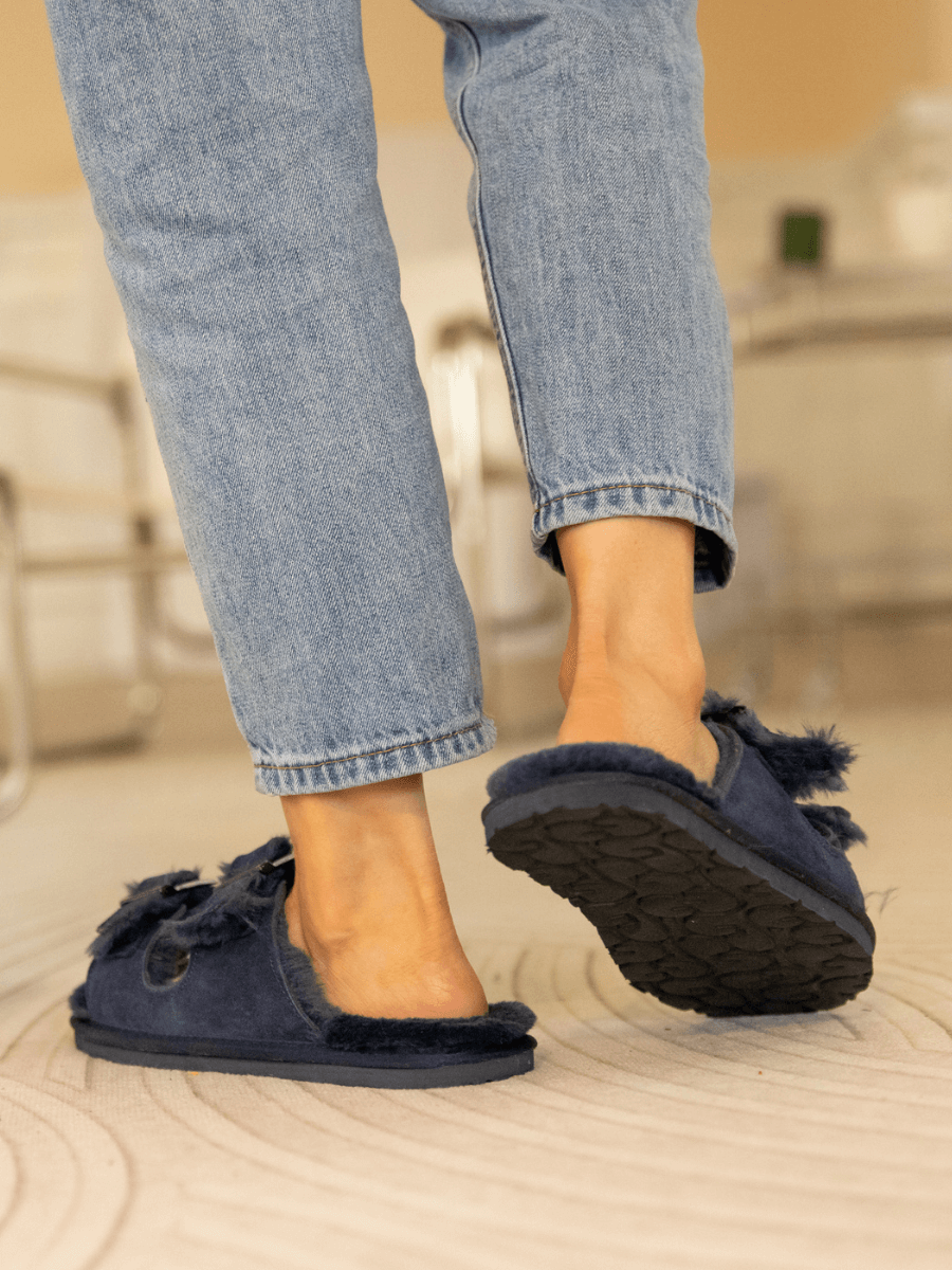 Smaibulun Ugg | Woolen Lined Double Strap Suede Sandal - Navy