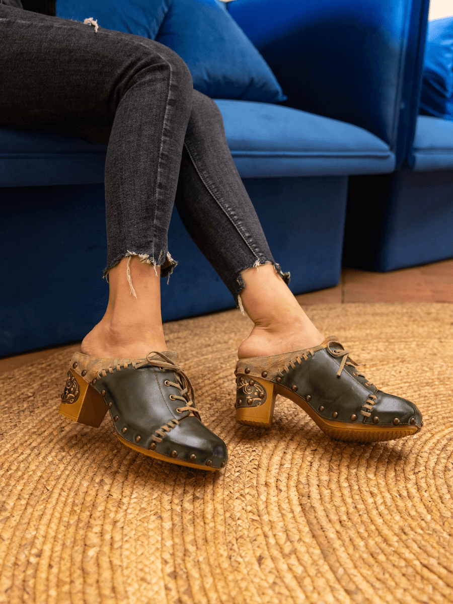 SOFFIA | KAIRO STUDDED STITCH LEATHER CLOG