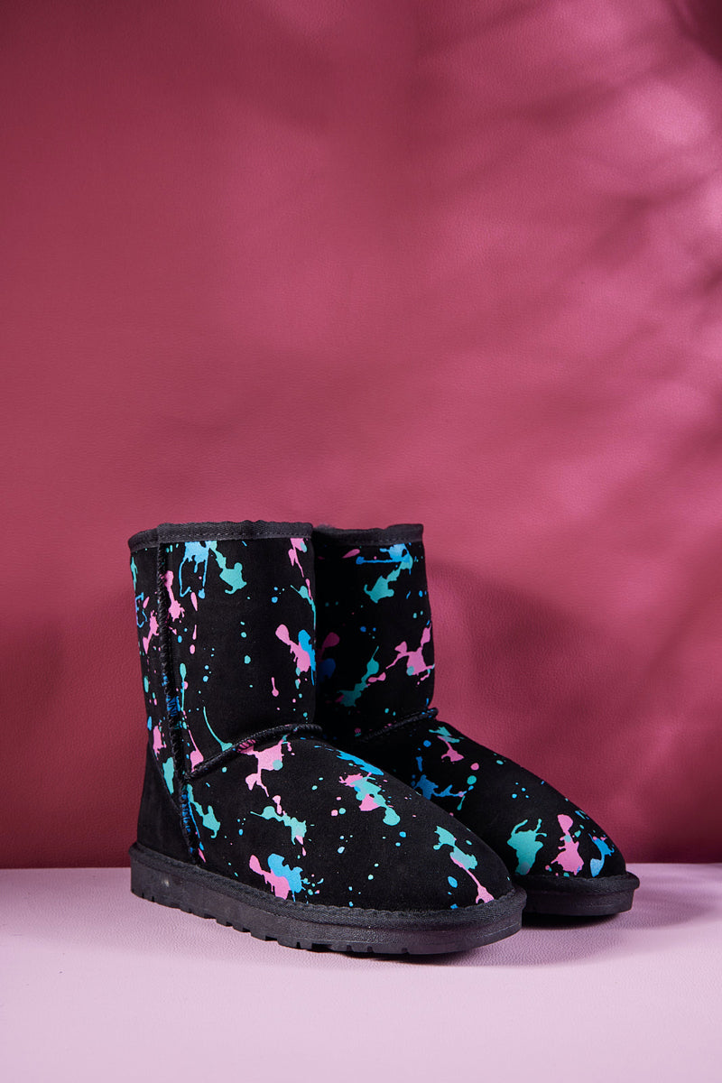 Smaibulun Ugg | Valerie Graffiti Patterned Shearling Boots - Black