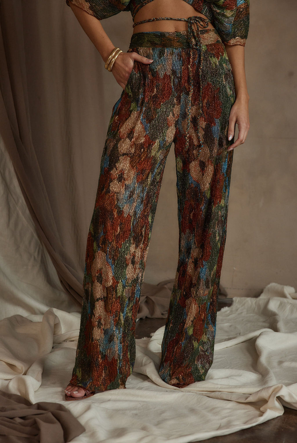 Unique Vintage Floral Print Pleated Side Pocket Wide-Leg Pants