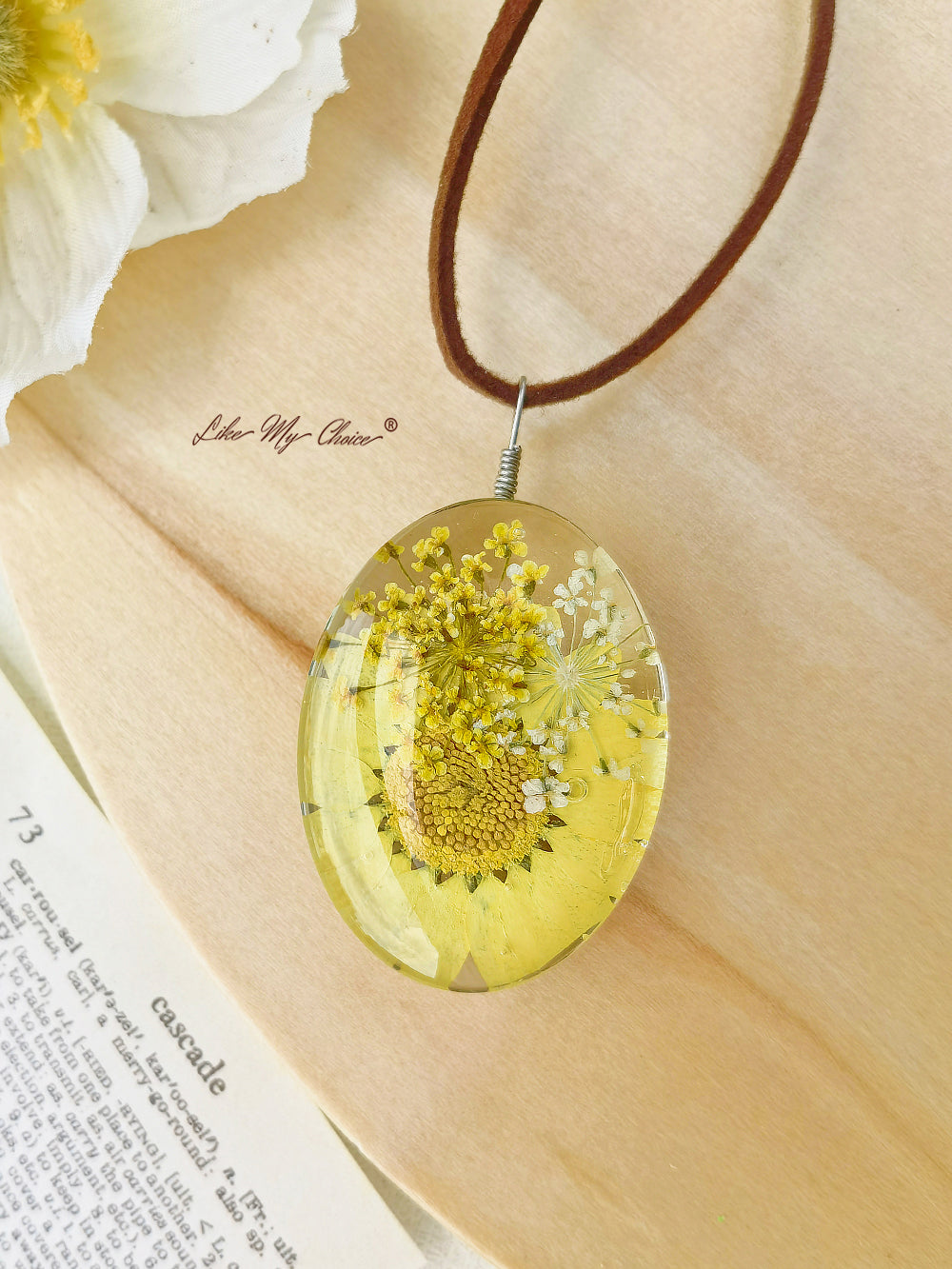 Dried Flower Necklace Double Sided Preserved Flower Daisy Pendant